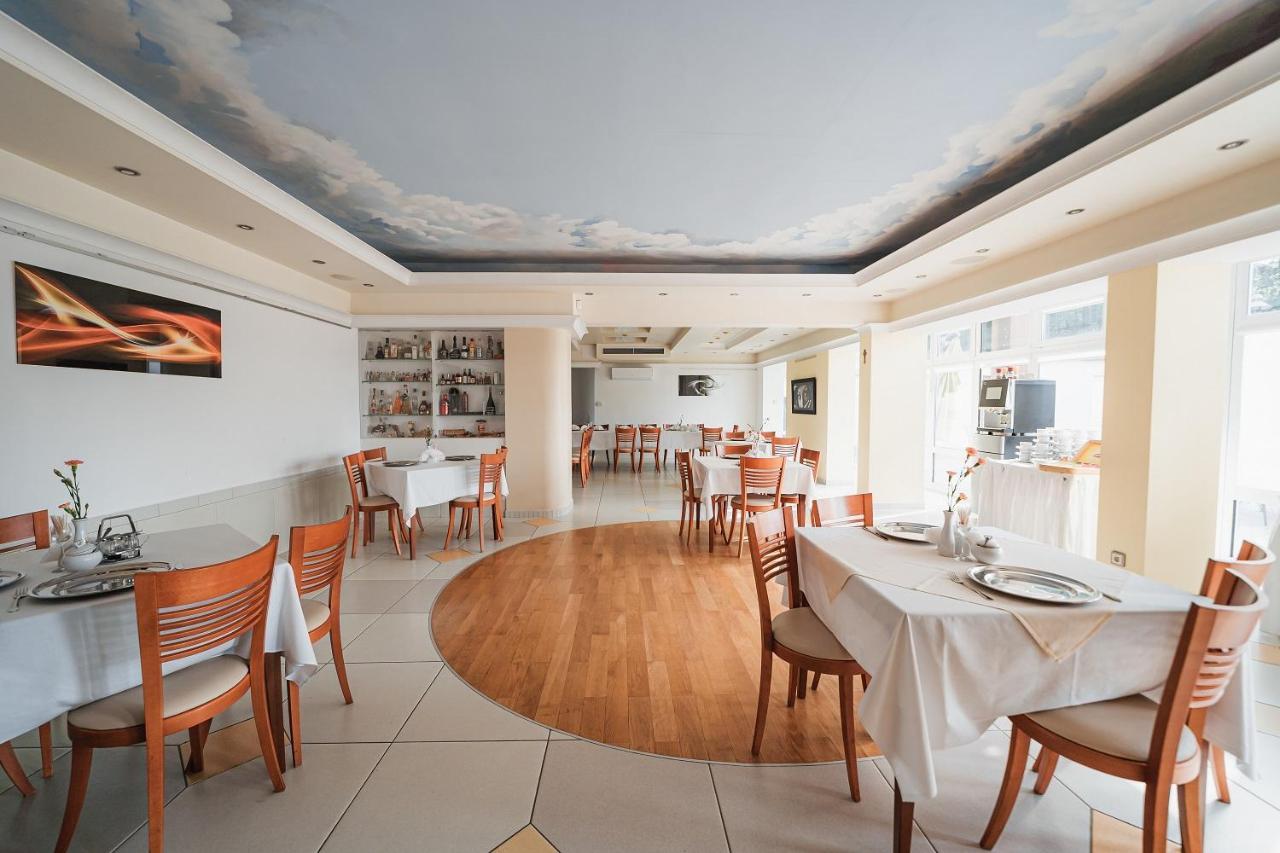 Elita Hotel & Restauracja อีวอนิตซ์-สโดรย ภายนอก รูปภาพ