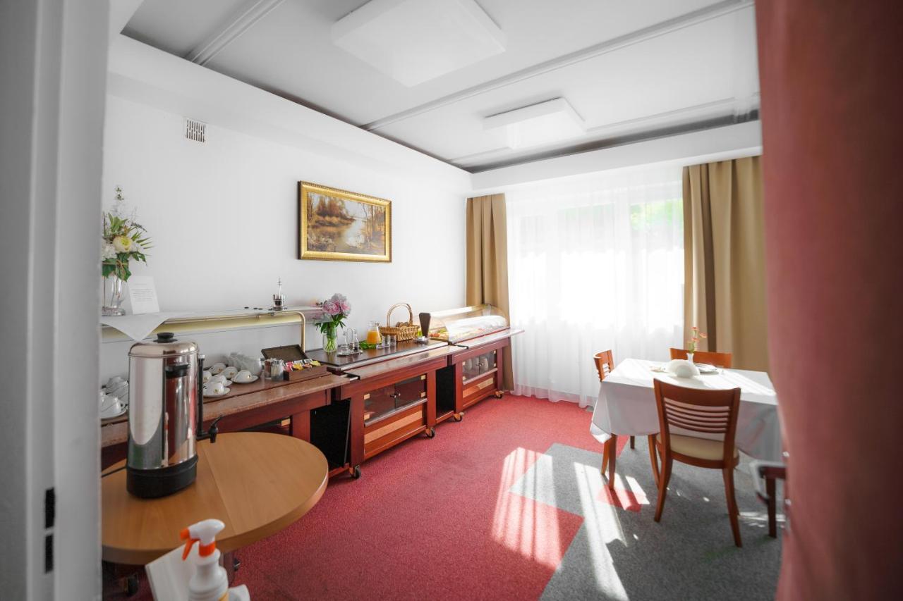 Elita Hotel & Restauracja อีวอนิตซ์-สโดรย ภายนอก รูปภาพ