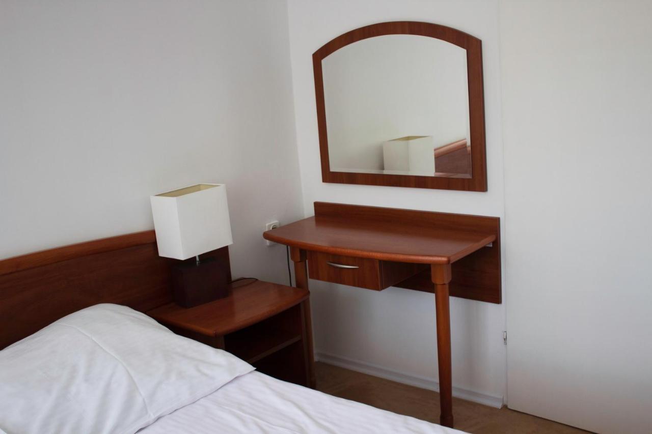 Elita Hotel & Restauracja อีวอนิตซ์-สโดรย ภายนอก รูปภาพ